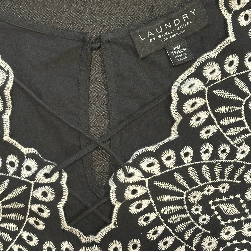 Laundry By Shelli Segal Black Top with White Embroidery - Picture 2 of 7